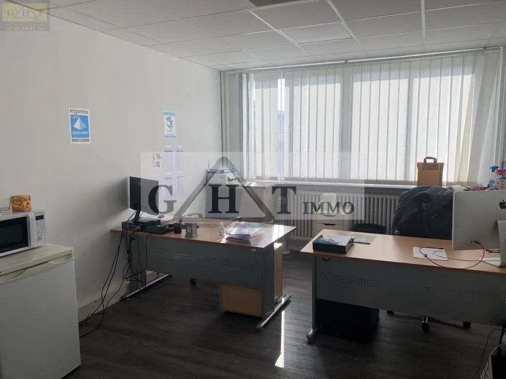 Vente Bureaux 235 m² - Photo 1