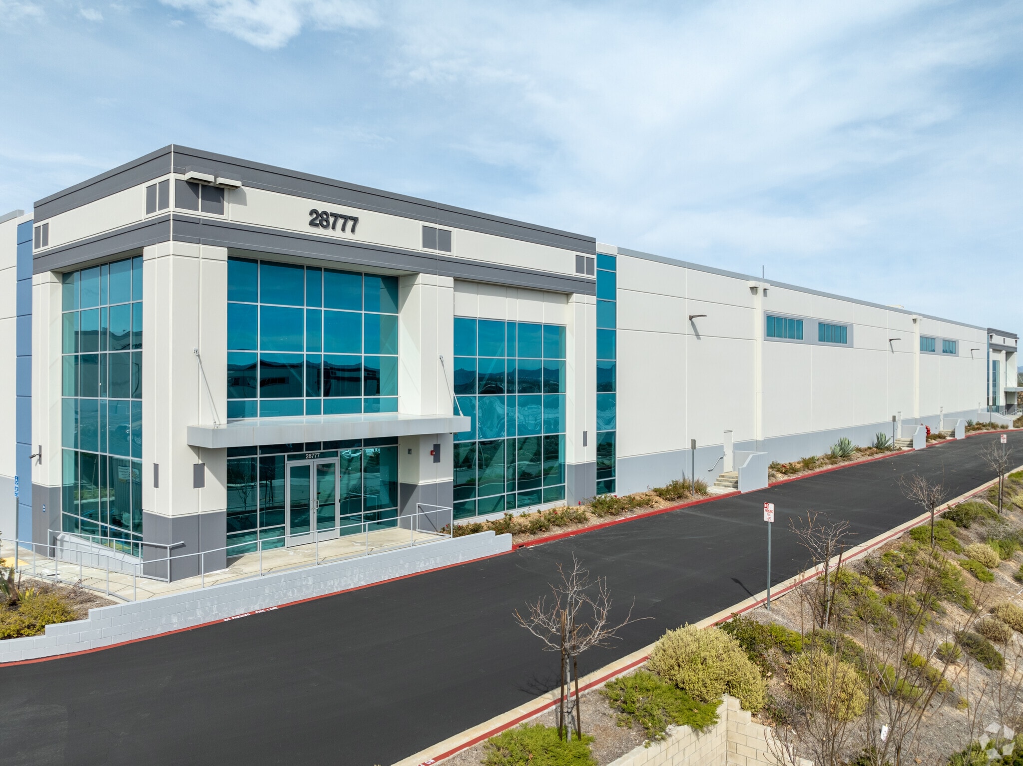 29040 Avenue Valley View, Valencia, CA to rent Primary Photo- Image 1 of 8