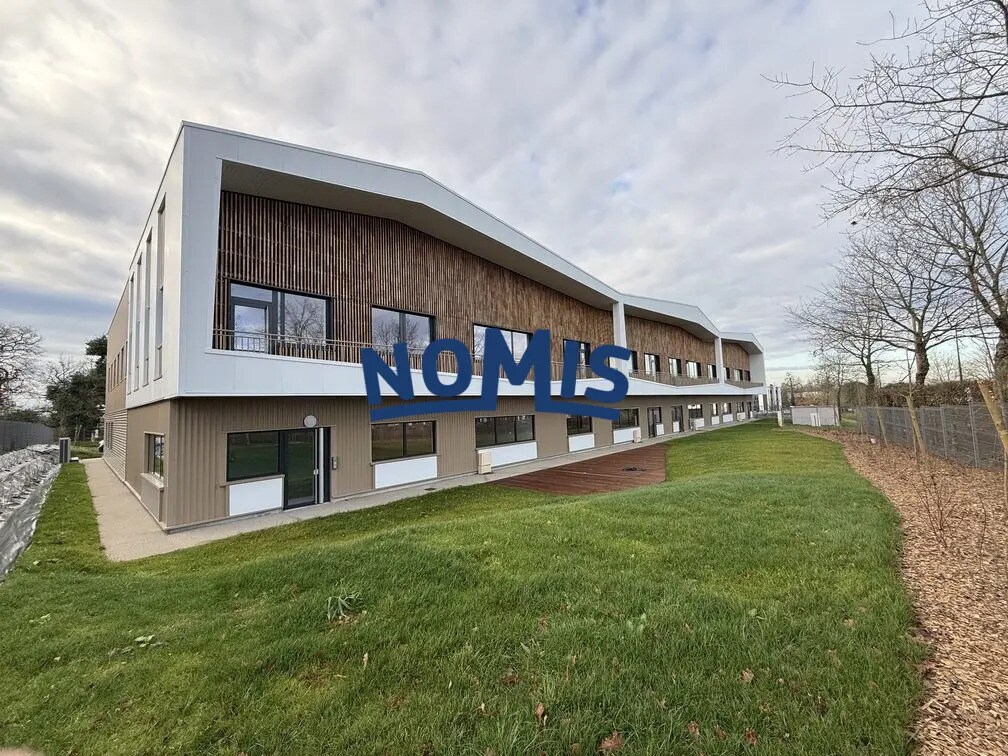 Light Industrial in Carquefou for sale Building Photo- Image 1 of 7