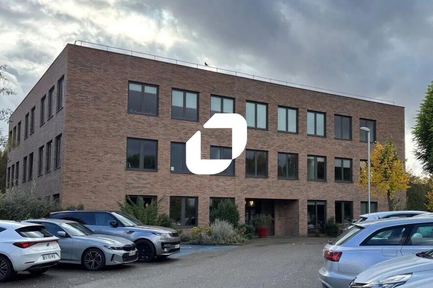 1 B Rue Pégase, Entzheim to rent - Building Photo - Image 1 of 2