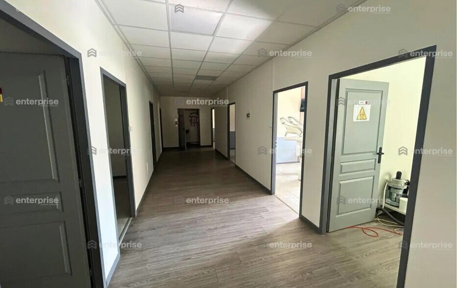 Retail in Soissons for sale - Interior Photo - Image 3 of 7