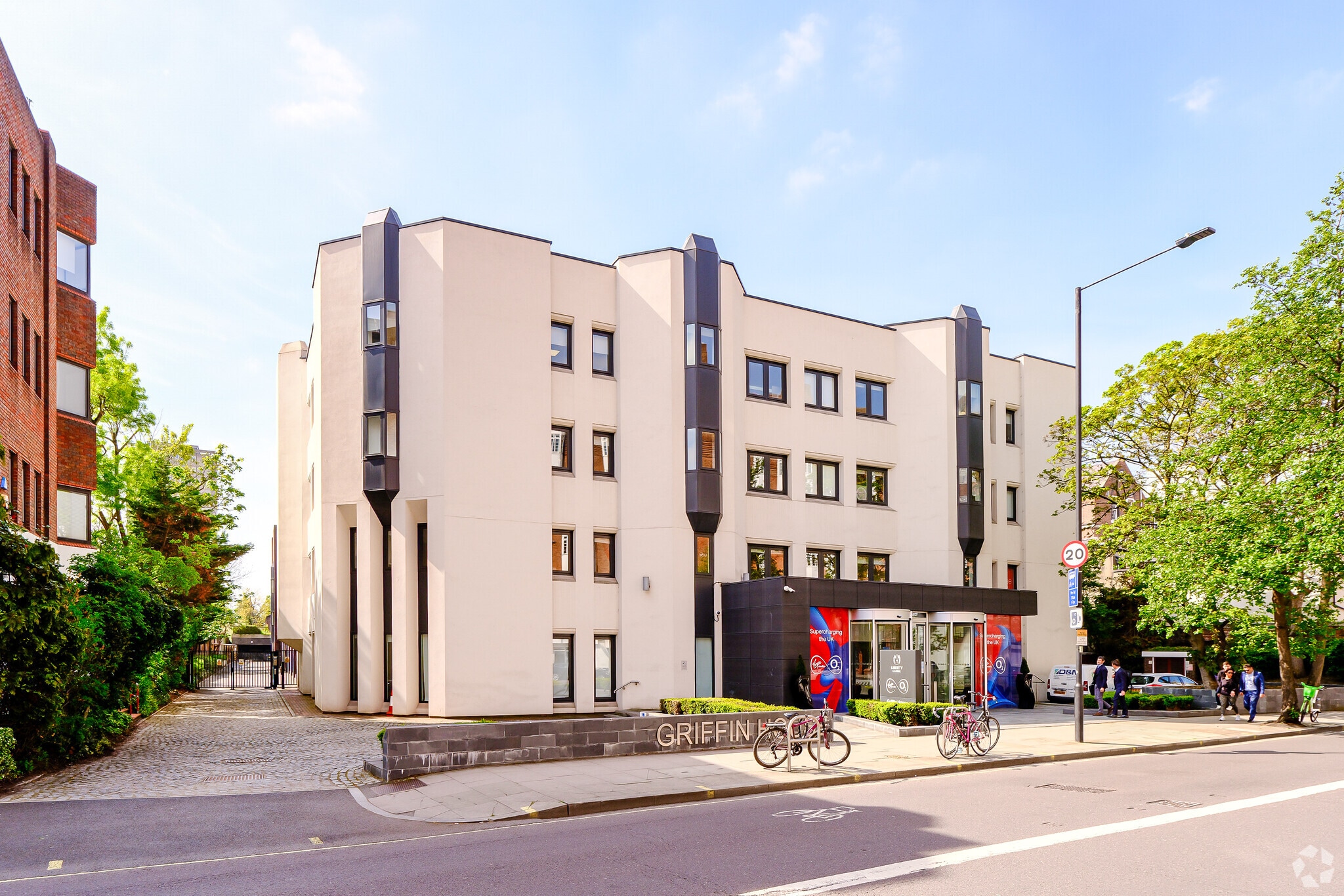 161 Hammersmith Rd, London to rent Building Photo- Image 1 of 14