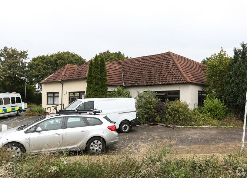 Golden Cross, Hailsham for sale - Primary Photo - Image 1 of 1