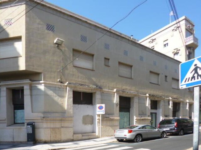 Retail in Tortosa, Tarragona to rent Building Photo- Image 1 of 3
