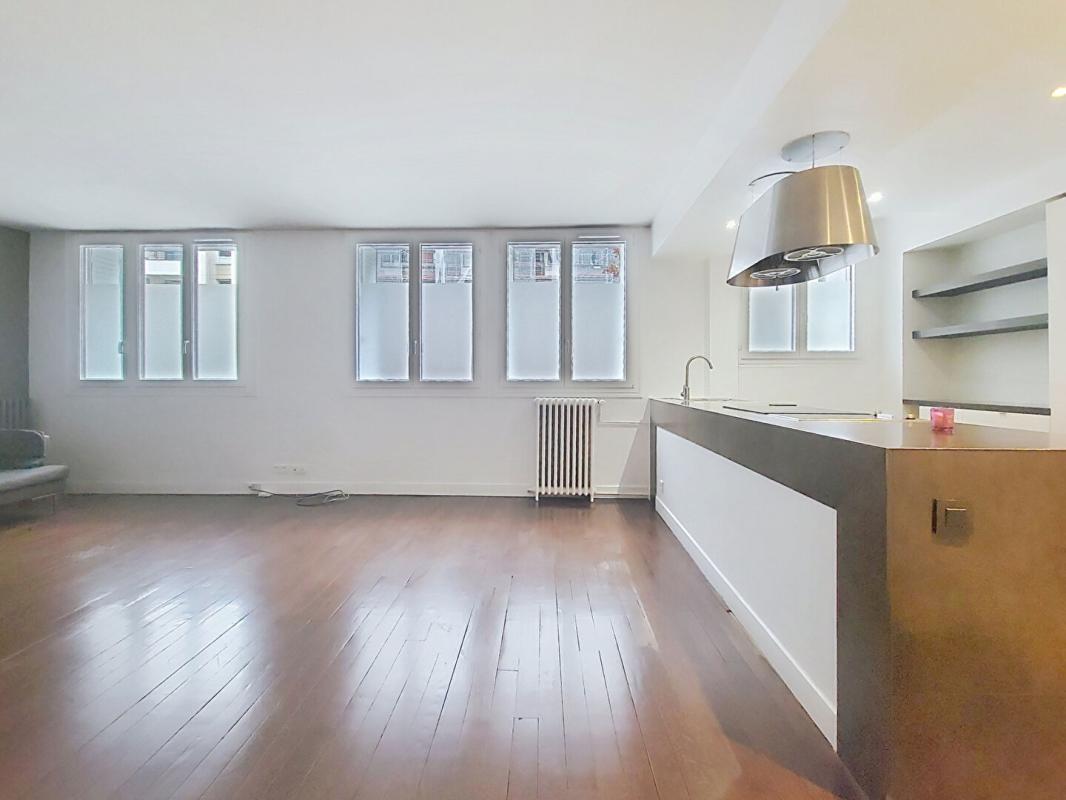 Build-to-Rent in Paris for sale Interior Photo- Image 1 of 5