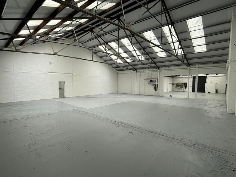 Abercromby Ave, High Wycombe to rent - Building Photo - Image 3 of 5