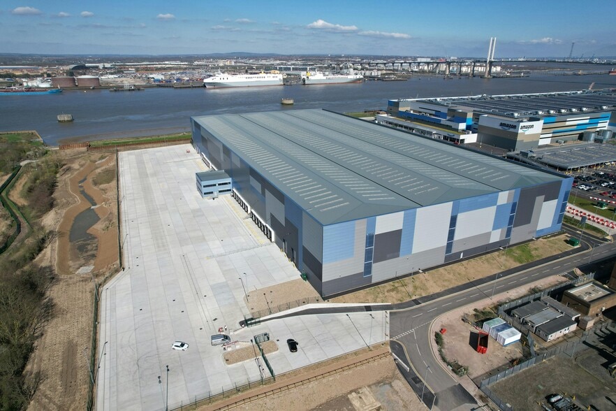 350 The Power House, Dartford to rent - Building Photo - Image 2 of 7