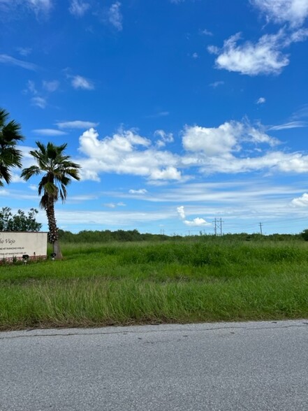 000 Carmen Ave, Rancho Viejo, TX for sale - Building Photo - Image 2 of 8