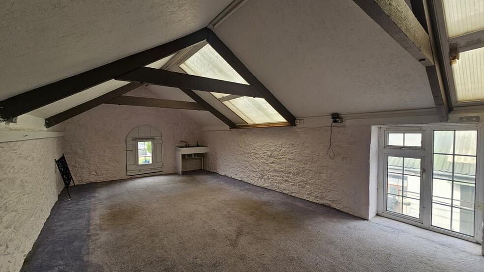 Totnes Rd, Ipplepen to rent - Interior Photo - Image 2 of 2
