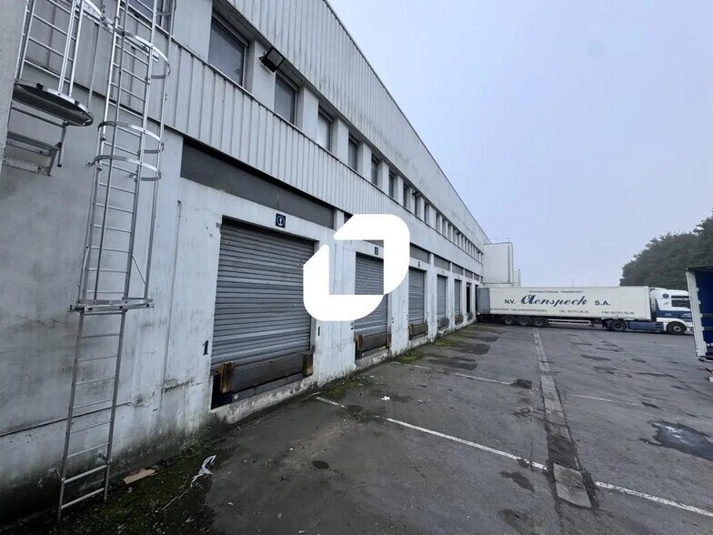 456 Rue De La Louvière, Fretin to rent - Building Photo - Image 3 of 17