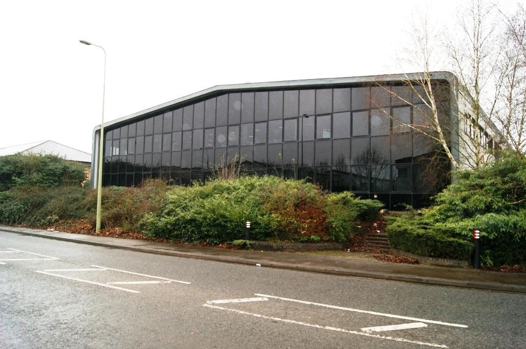 35 Range Rd, Witney, OX29 0YD UK