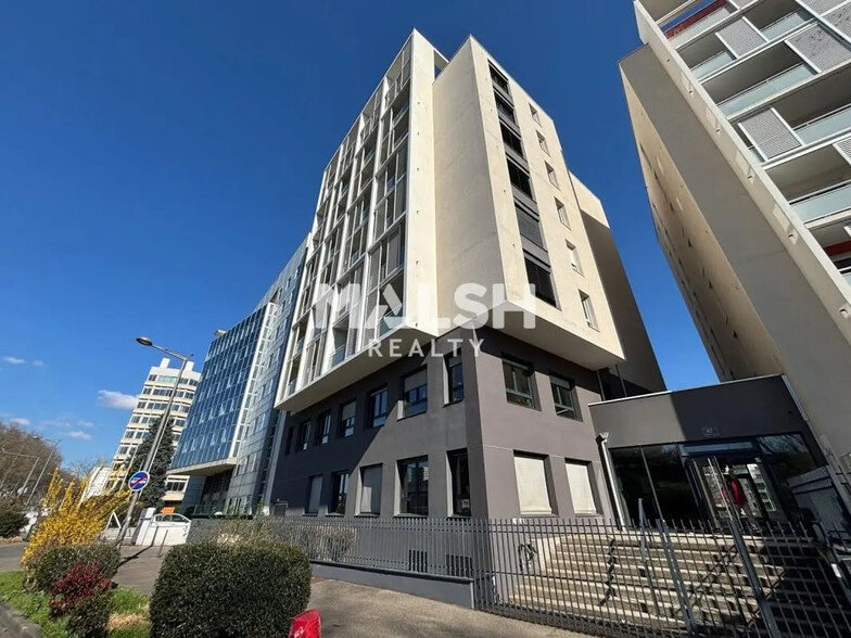 Office in Lyon for sale - Building Photo - Image 1 of 12