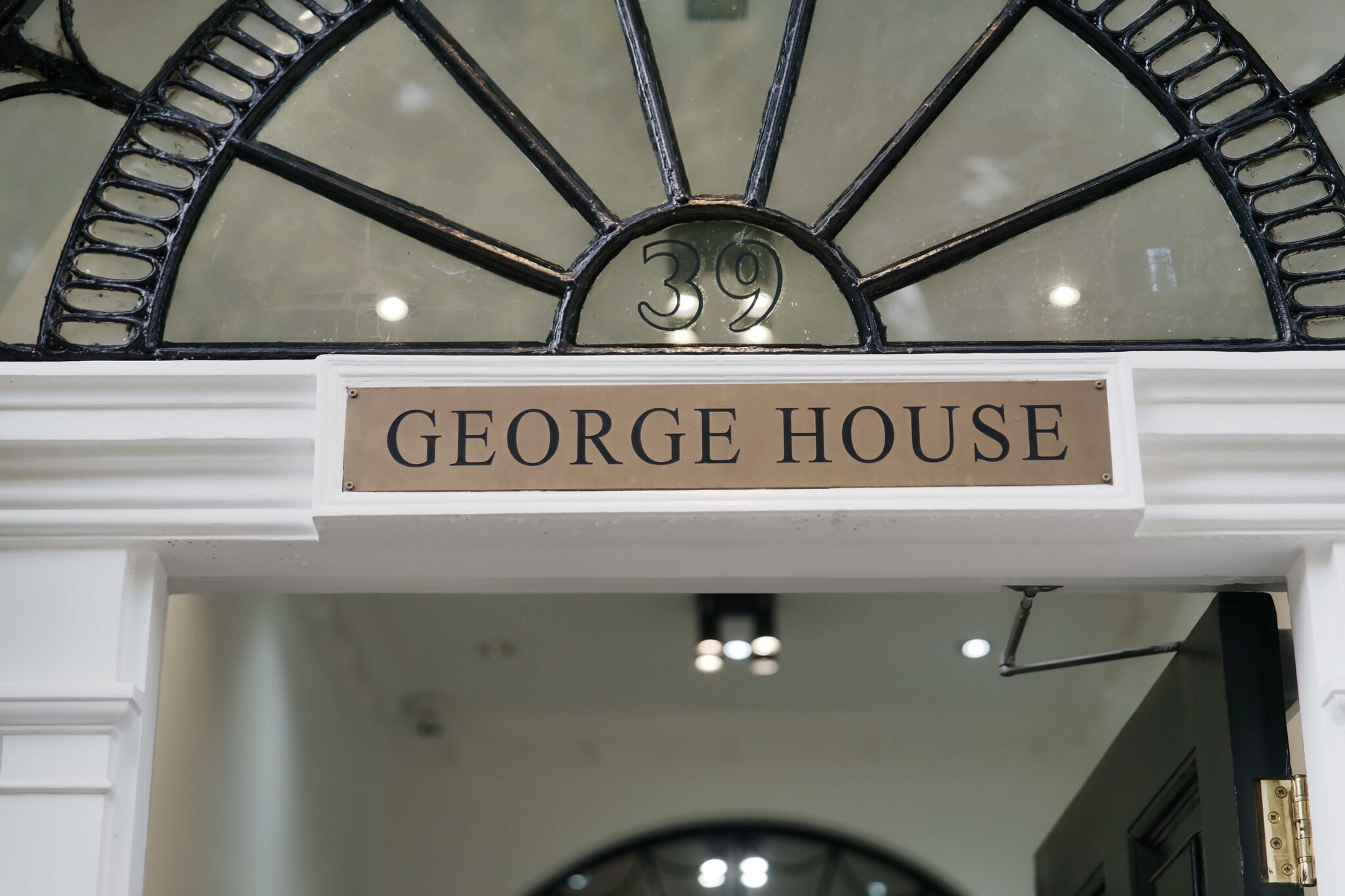 39 Fitzroy Sq, London to rent Interior Photo- Image 1 of 11