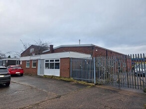 Cannel Rd, Burntwood to rent Building Photo- Image 1 of 6