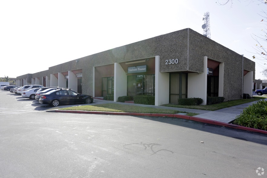 2223-2320 S Fairview St, Santa Ana, CA for rent - Building Photo - Image 1 of 20