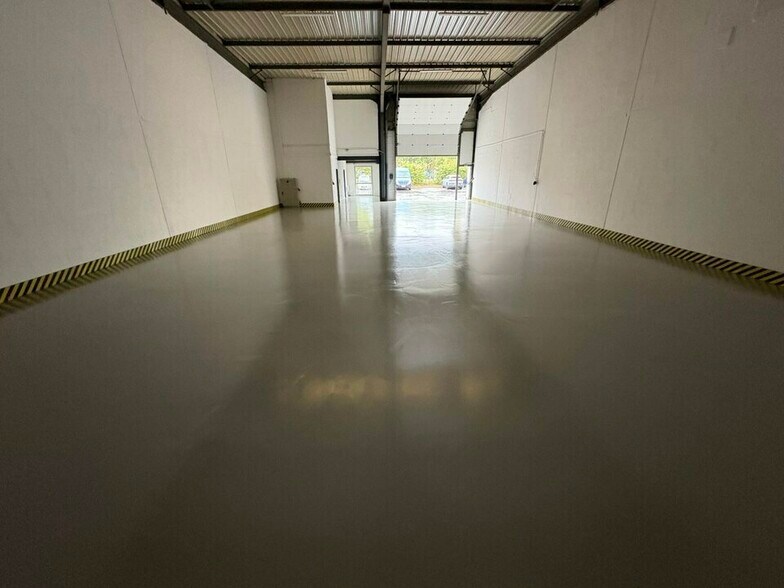 Office in Gonesse to rent - Building Photo - Image 2 of 5