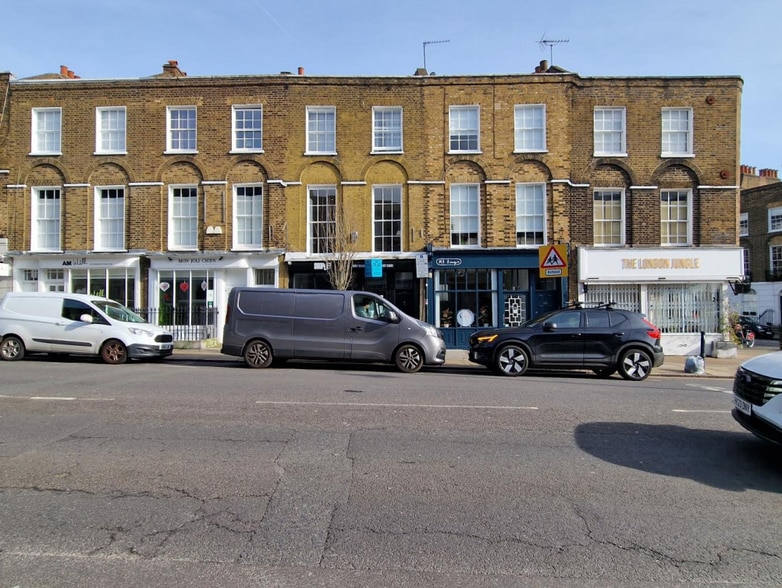48 Amwell St, London to rent - Building Photo - Image 1 of 1