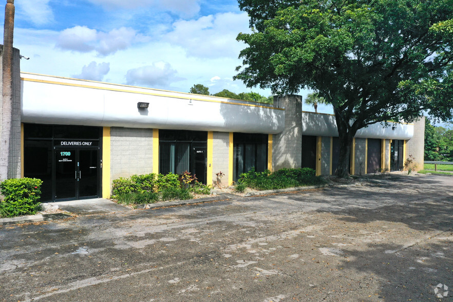 1700 NW 65th Ave, Plantation, FL for rent - Building Photo - Image 3 of 8