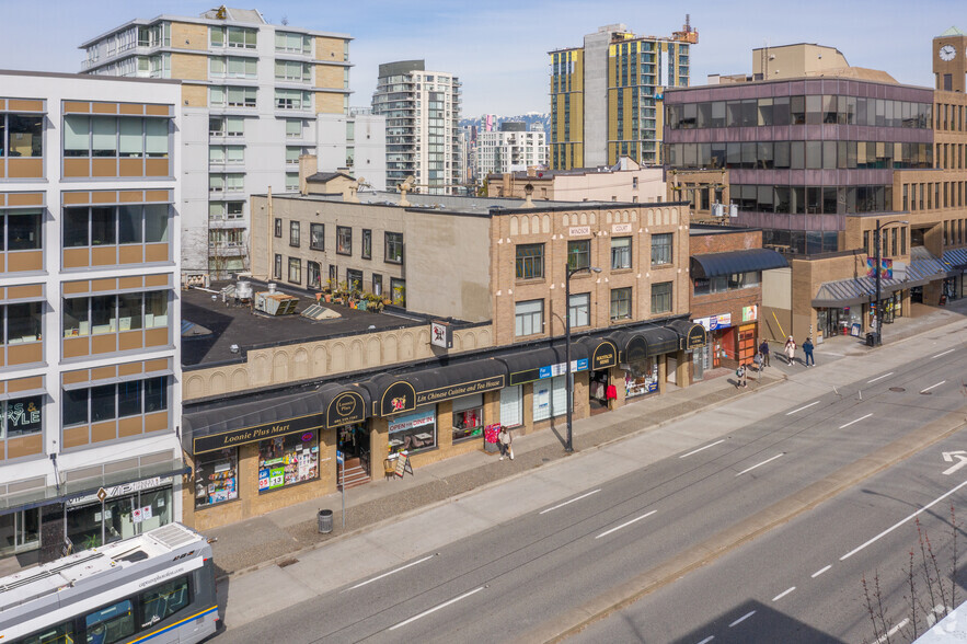 1533-1535 W Broadway, Vancouver, BC for rent - Building Photo - Image 3 of 4