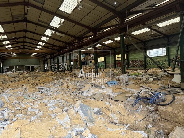 Industrial in Dammarie-les-Lys for sale - Interior Photo - Image 2 of 3