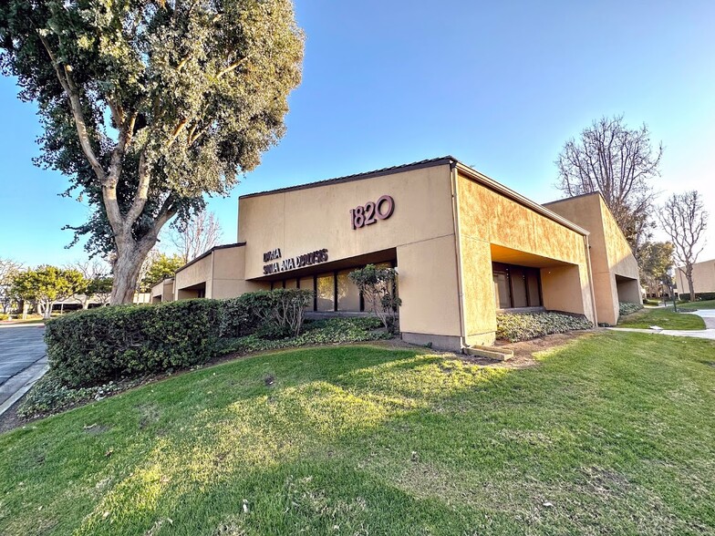 1820 E Deere Ave, Santa Ana, CA for rent - Building Photo - Image 3 of 4