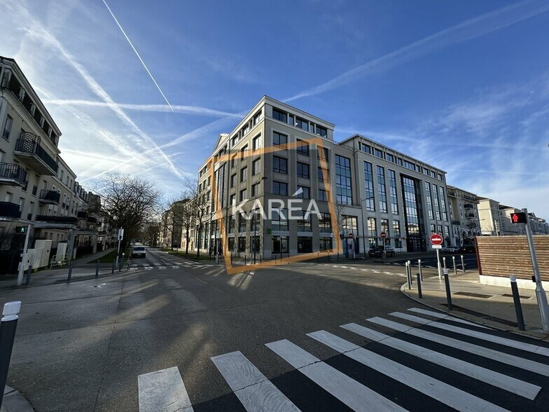 Office in Bussy-Saint-Georges to rent - Building Photo - Image 3 of 10