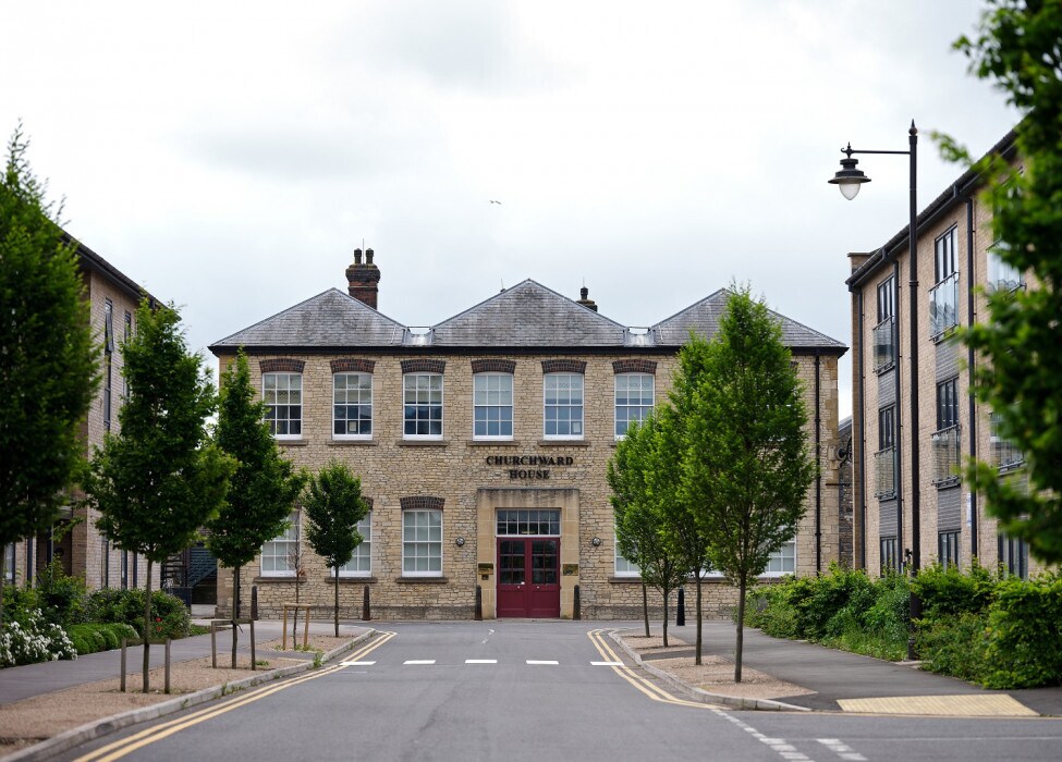 Kemble Dr, Swindon for sale Primary Photo- Image 1 of 1