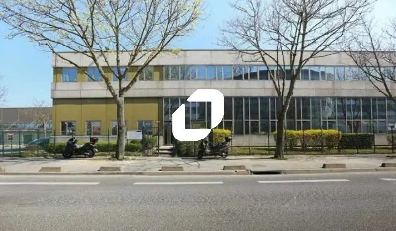 Office in Nanterre to rent - Building Photo - Image 1 of 6