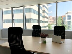 Avenida de Manoteras, 24, Madrid, Madrid to rent Interior Photo- Image 2 of 4