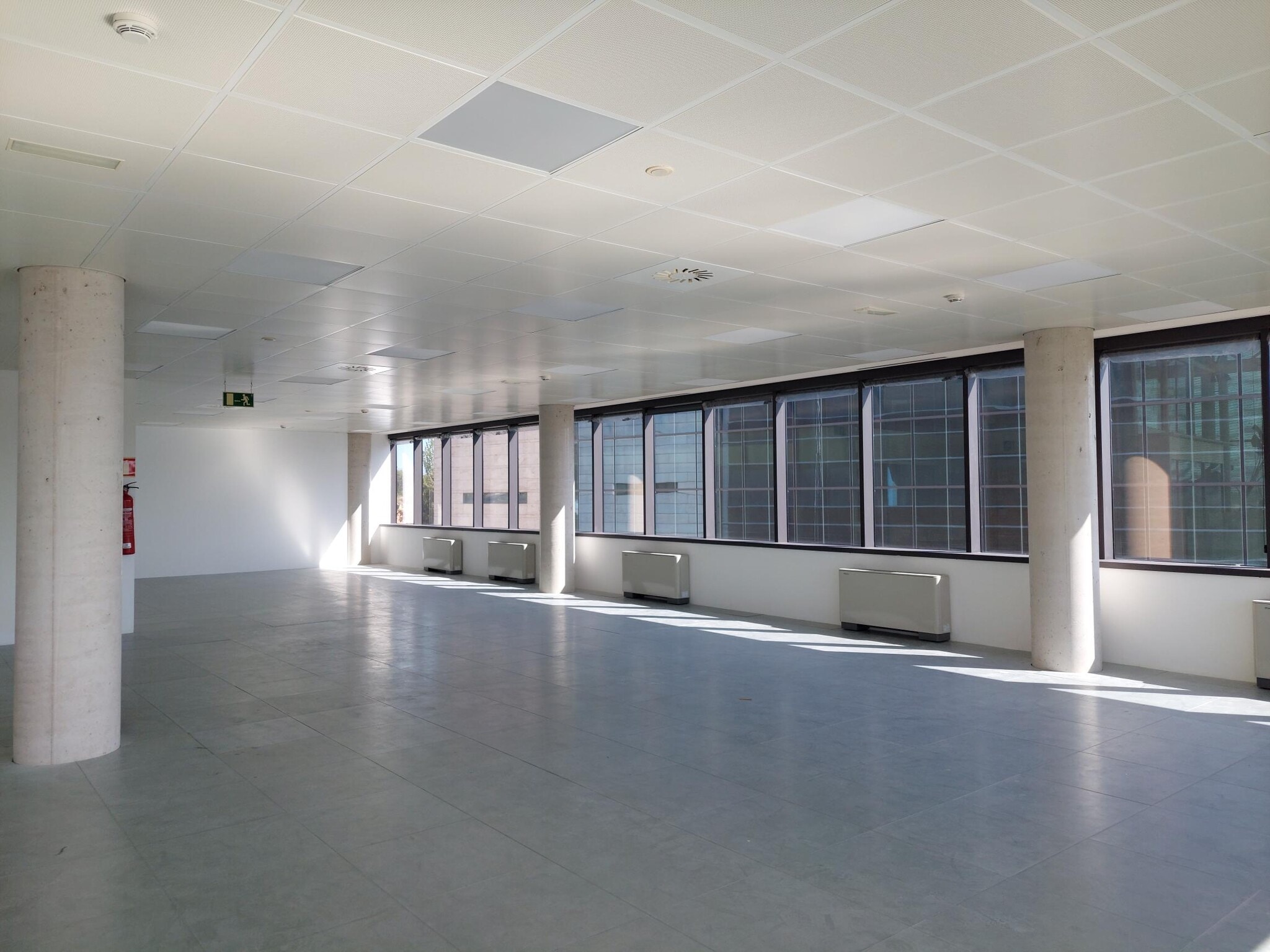 Avenida Can Fatjó dels Aurons, Sant Cugat del Vallès, Barcelona to rent Interior Photo- Image 1 of 3