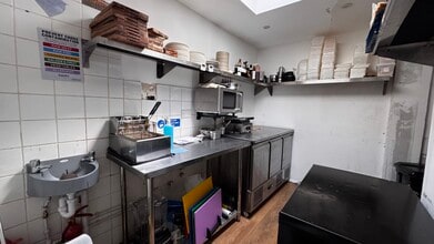258 Battersea Park Rd, London to rent Interior Photo- Image 1 of 4
