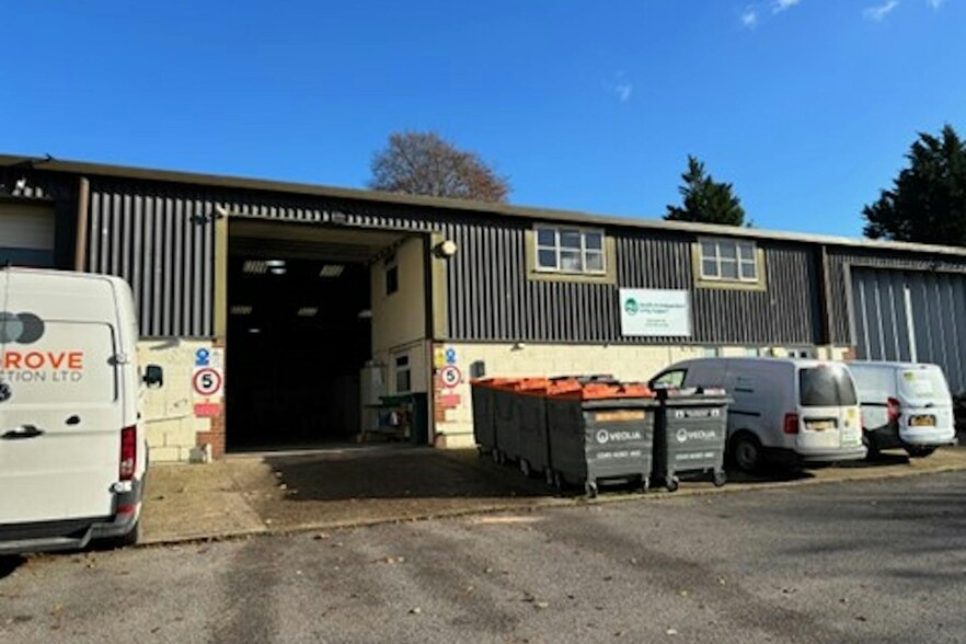 3 Main Rd, Itchen Abbas for sale - Building Photo - Image 1 of 5