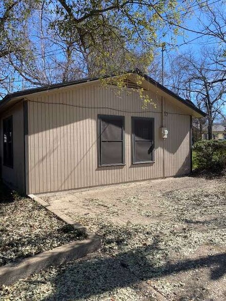 500 E Corsicana St, Athens, TX for rent - Building Photo - Image 2 of 3