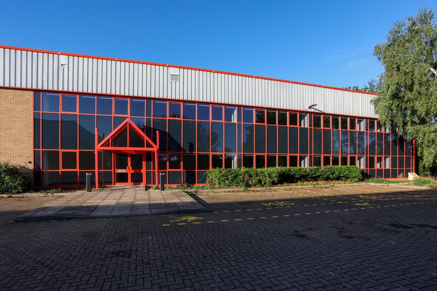 Shipton Way, Rushden to rent - Building Photo - Image 3 of 11