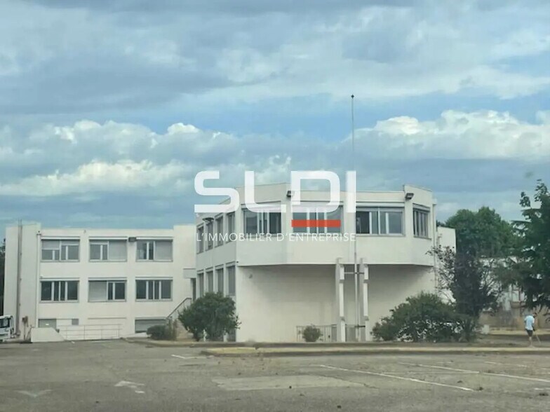 Office in Chassieu to rent - Building Photo - Image 1 of 6