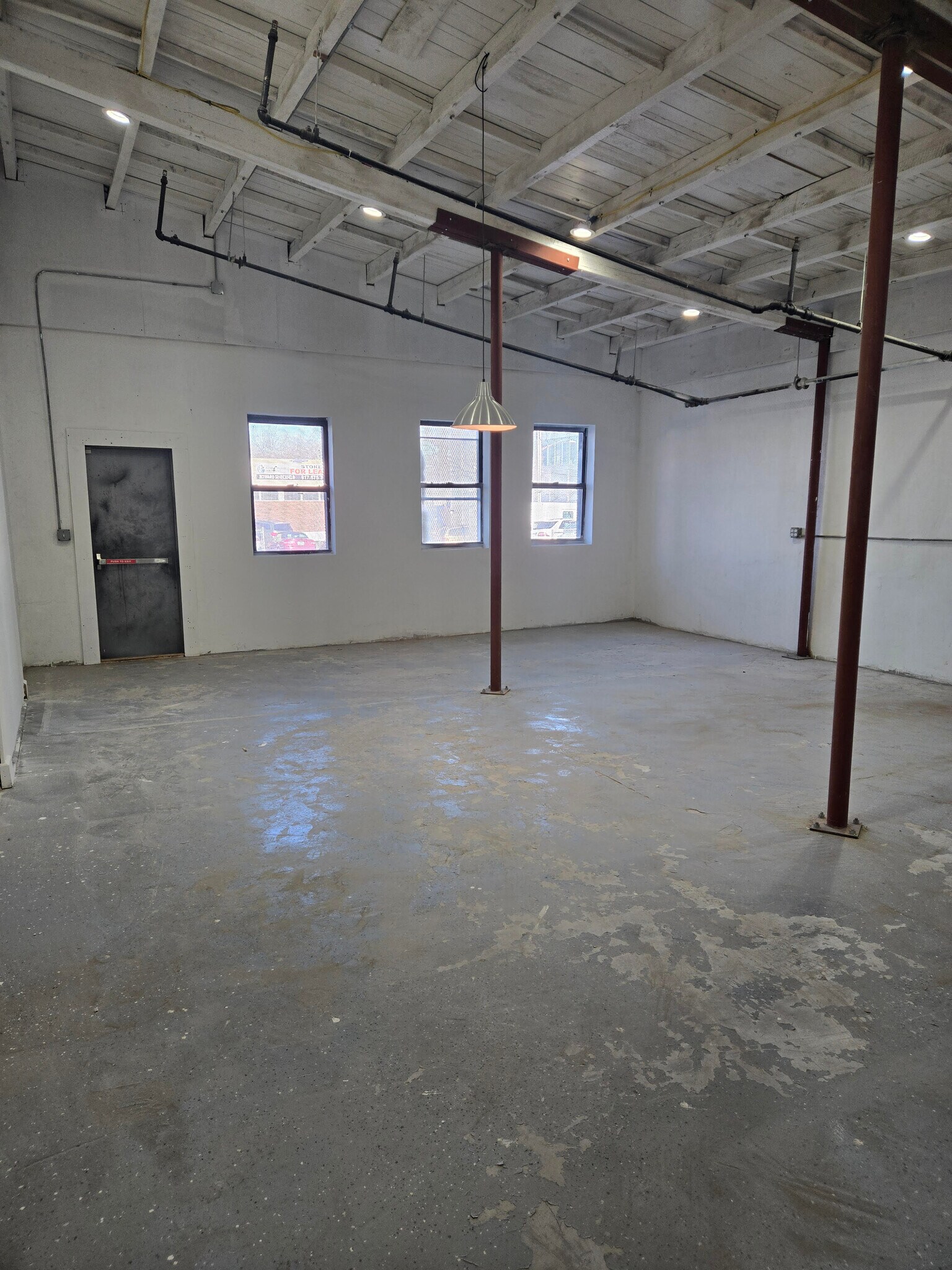 150 Lynhurst Ave, Staten Island, NY to rent Building Photo- Image 1 of 11