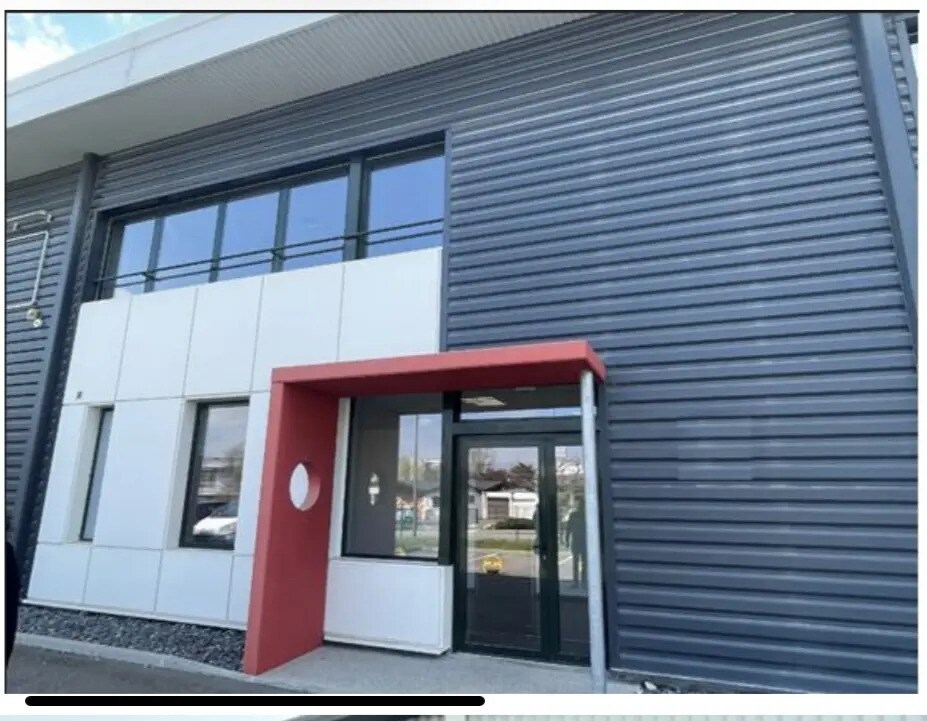 Rue De Savoie, Saint-Quentin-Fallavier to rent Building Photo- Image 1 of 3