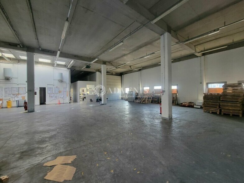 7 Avenue Jean Mermoz, Villeneuve-la-Garenne to rent - Building Photo - Image 2 of 11