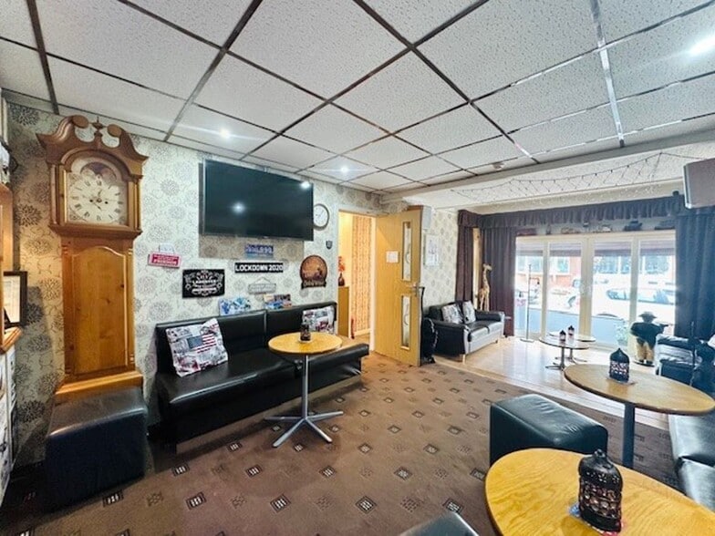 32 St. Chads Rd, Blackpool for sale - Interior Photo - Image 2 of 11