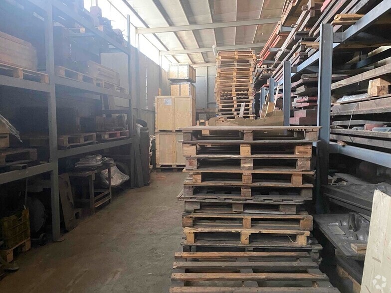 Industrial in Alcalá de Henares, Madrid for sale - Building Photo - Image 2 of 11