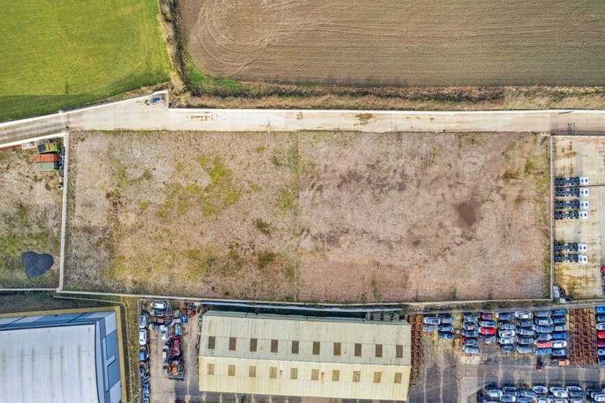 Rycote Lane, Thame to rent - Primary Photo - Image 1 of 2