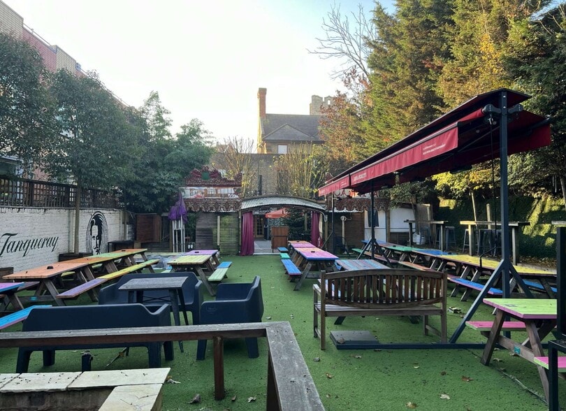 264 High St, London to rent - Building Photo - Image 3 of 3