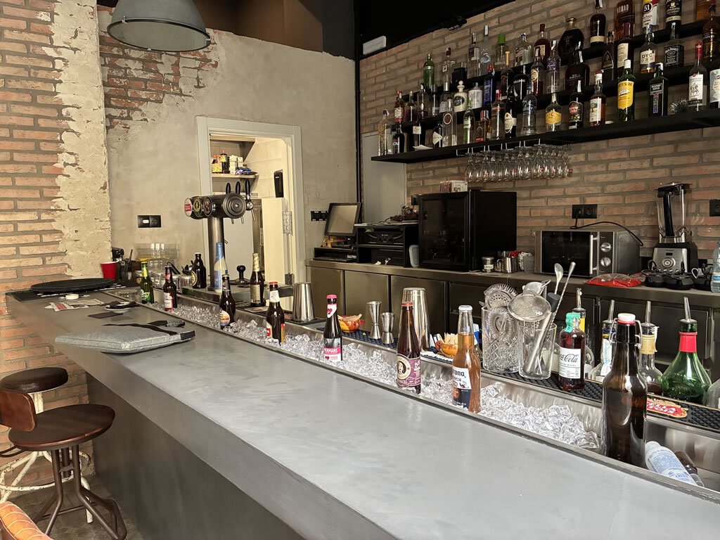 Retail in Madrid, Madrid to rent Building Photo- Image 1 of 5