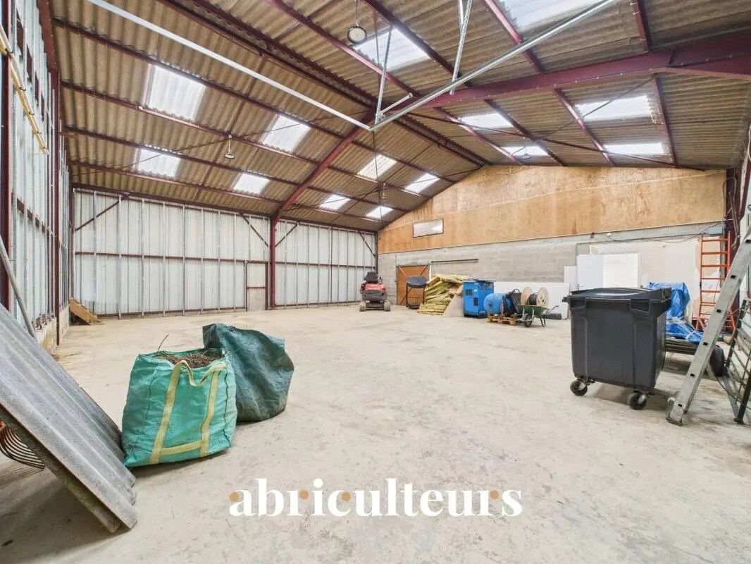 Office in Nogent-le-Phaye to rent Building Photo- Image 1 of 12