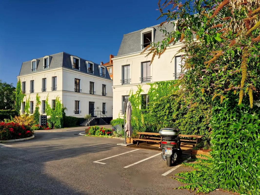 Office in Ivry-sur-Seine to rent Building Photo- Image 1 of 9