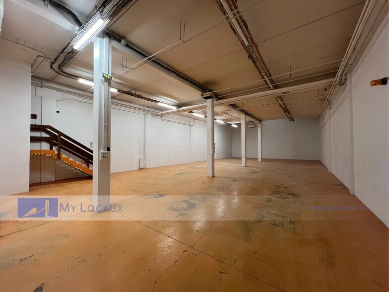 86 Avenue Louis Roche, Gennevilliers to rent - Interior Photo - Image 3 of 6