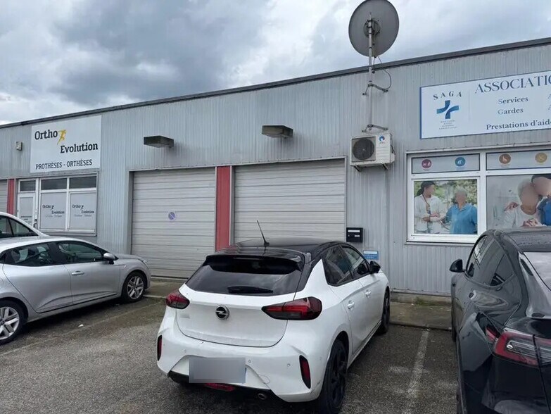 Industrial in Aubagne to rent - Building Photo - Image 2 of 5