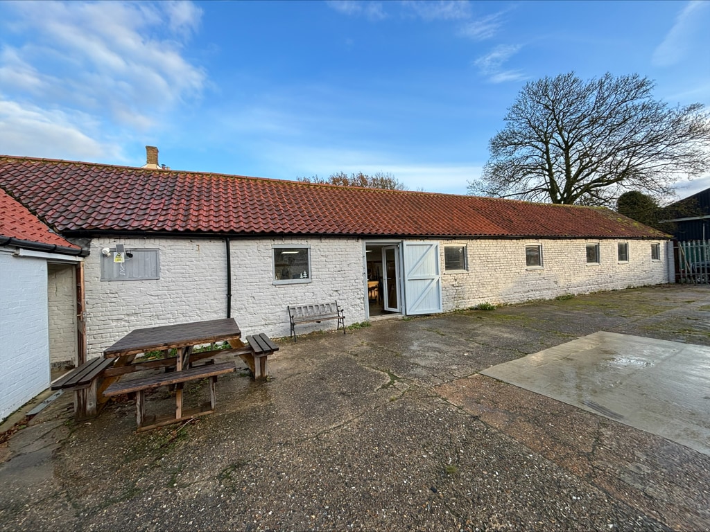 Park Farm, Kings Lynn to rent Building Photo- Image 1 of 2