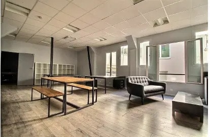 Location Bureaux 95 m² - Photo 1
