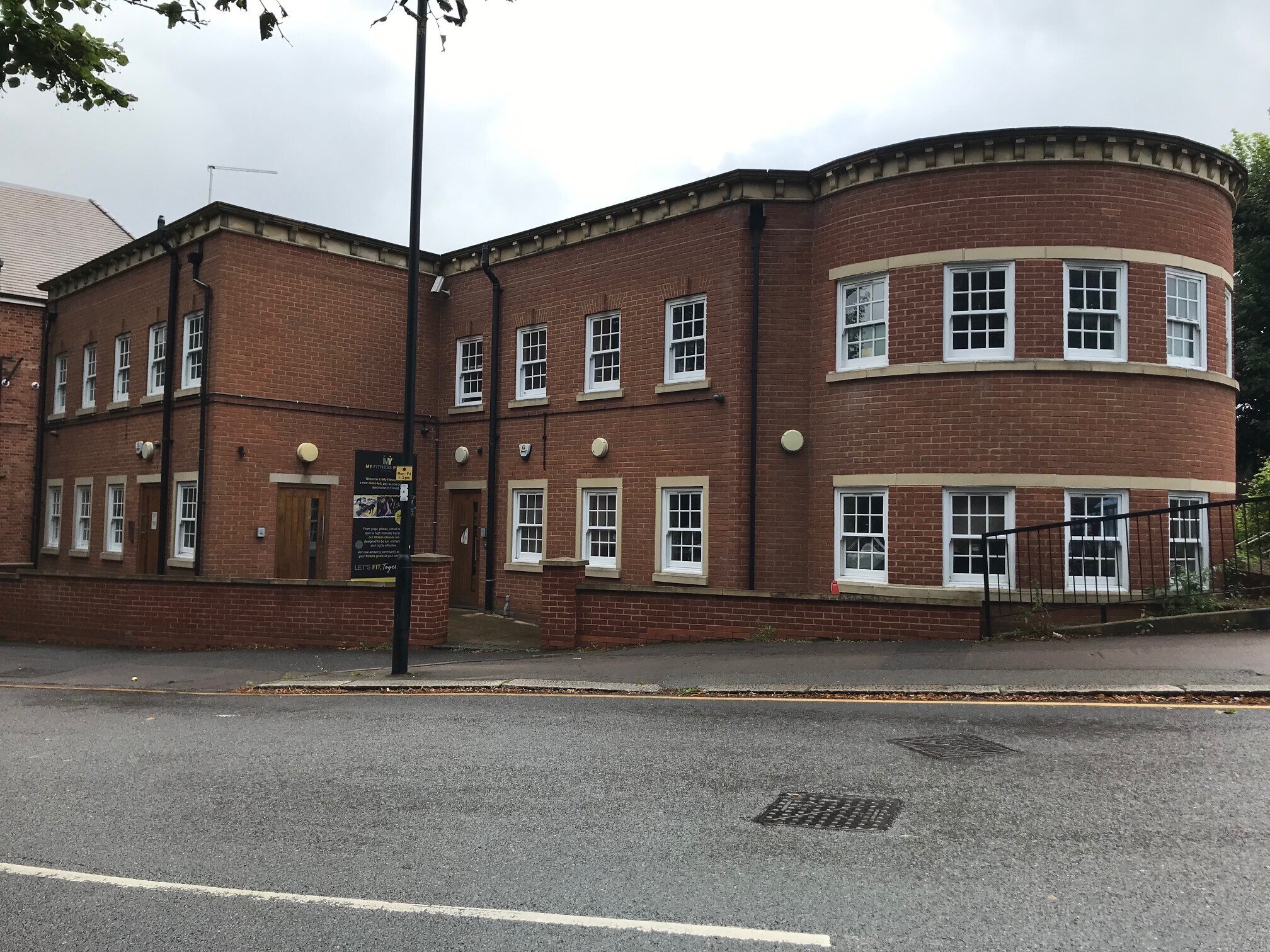 9-12 Oakwood Parade, Enfield for sale Building Photo- Image 1 of 1